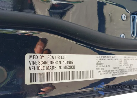 2022 Jeep Compass Latitude 4X4 z USA, uszkodzony, nr VIN 3C4NJDBB4NT151989